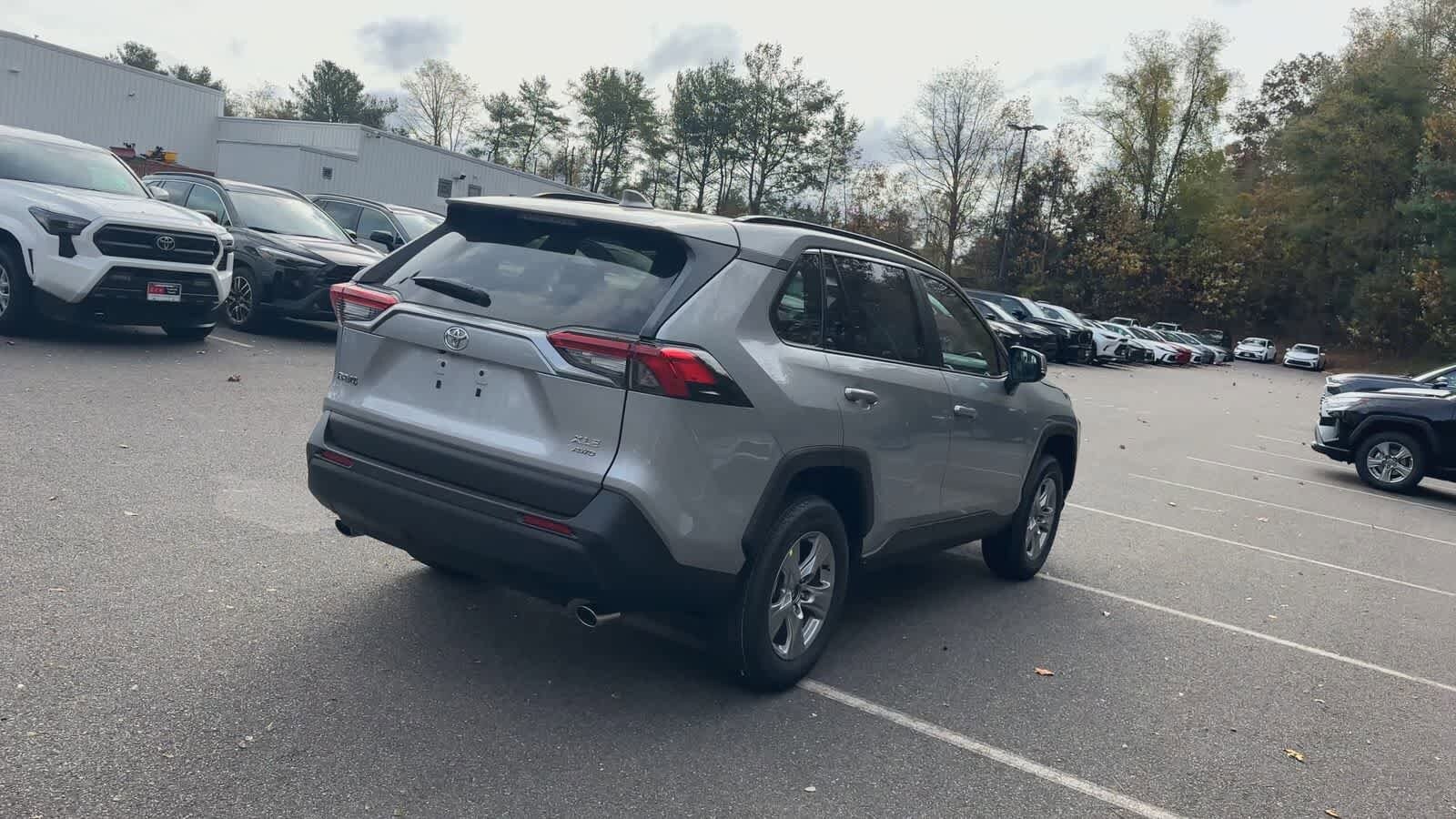 Thumbnail: 2025 Toyota RAV4 - 8