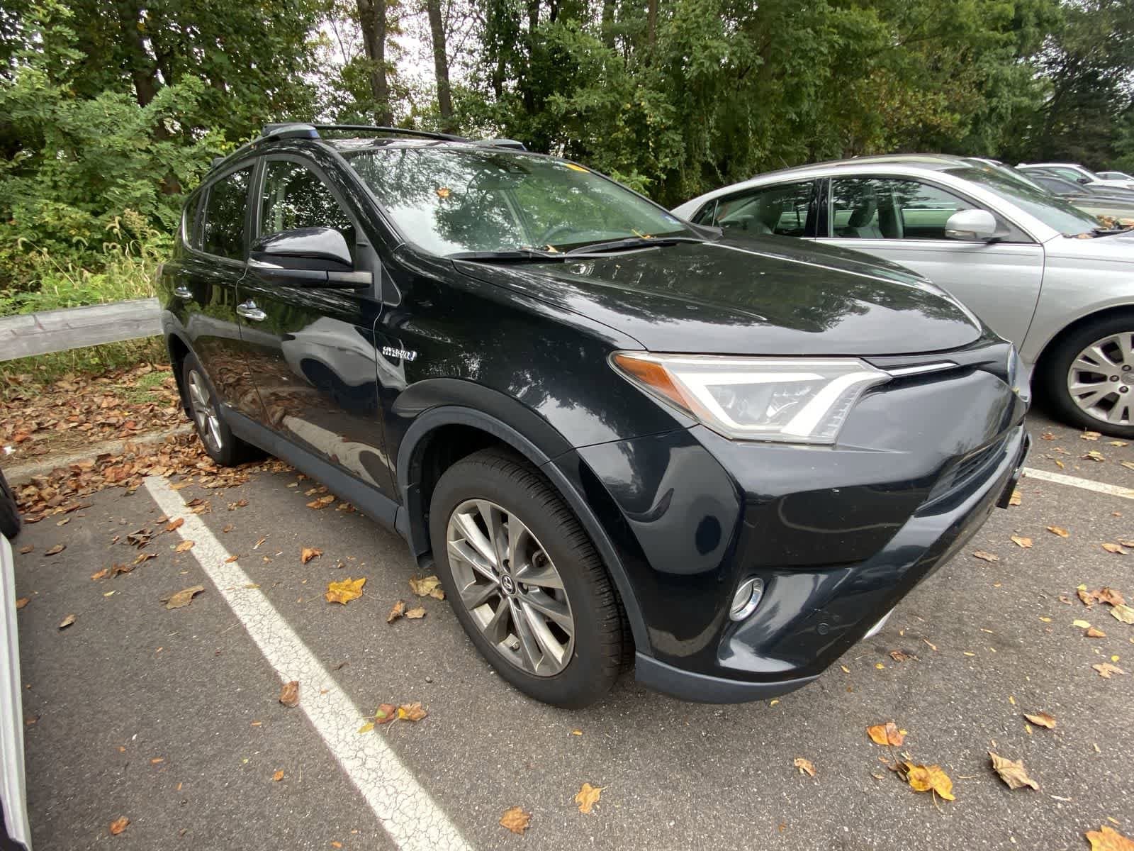 Thumbnail: 2018 Toyota RAV4 - 3