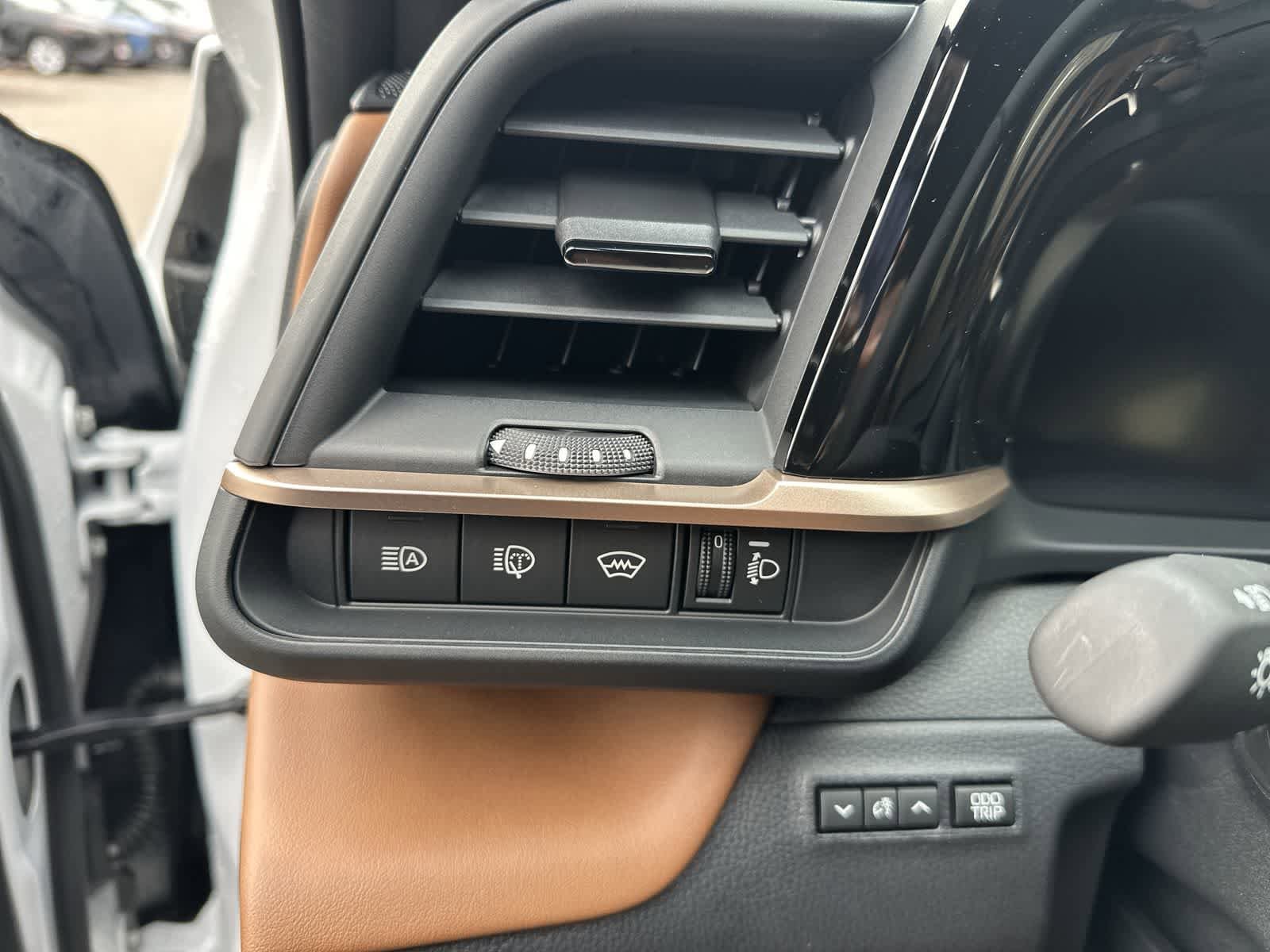 Thumbnail: 2025 Toyota Crown Signia - 22