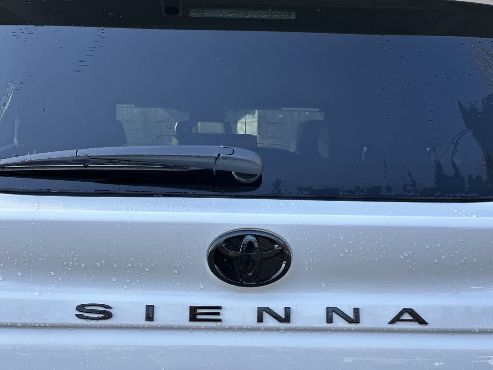 Thumbnail: 2026 Toyota Sienna - 22