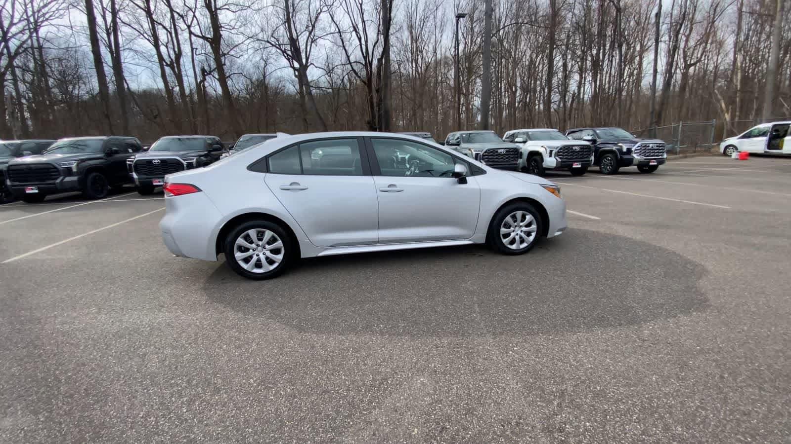 Thumbnail: 2025 Toyota Corolla - 10