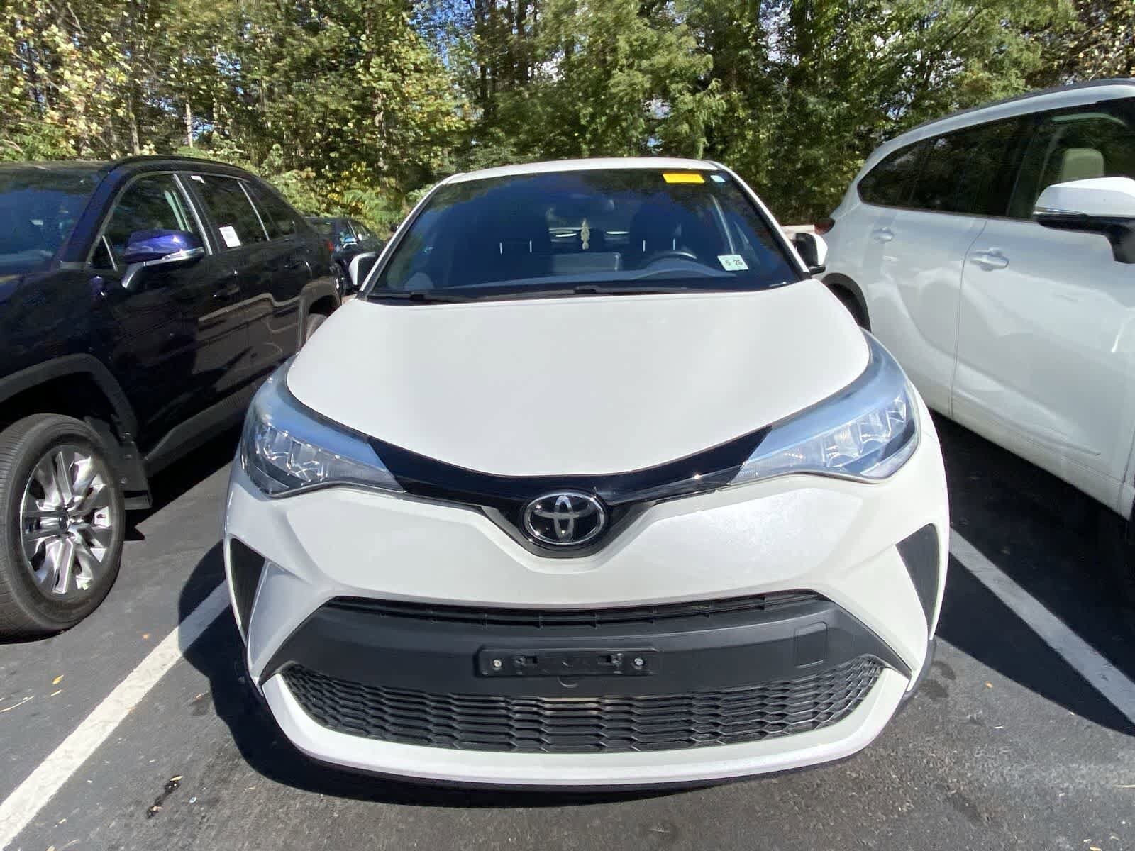 2021 Toyota C-HR XLE photo 2