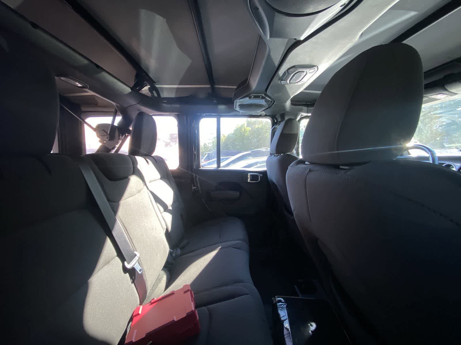 Thumbnail: 2022 Jeep Wrangler - 6