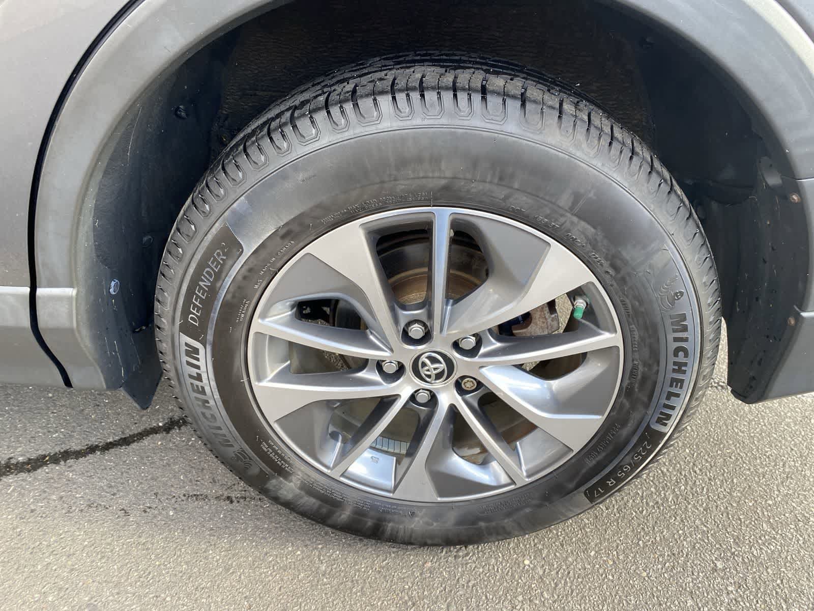 Thumbnail: 2016 Toyota RAV4 - 15