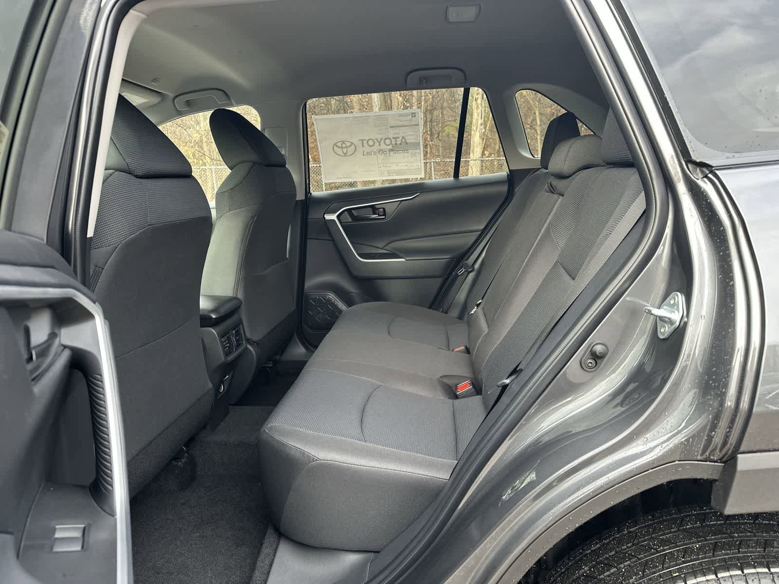 Thumbnail: 2025 Toyota RAV4 - 27