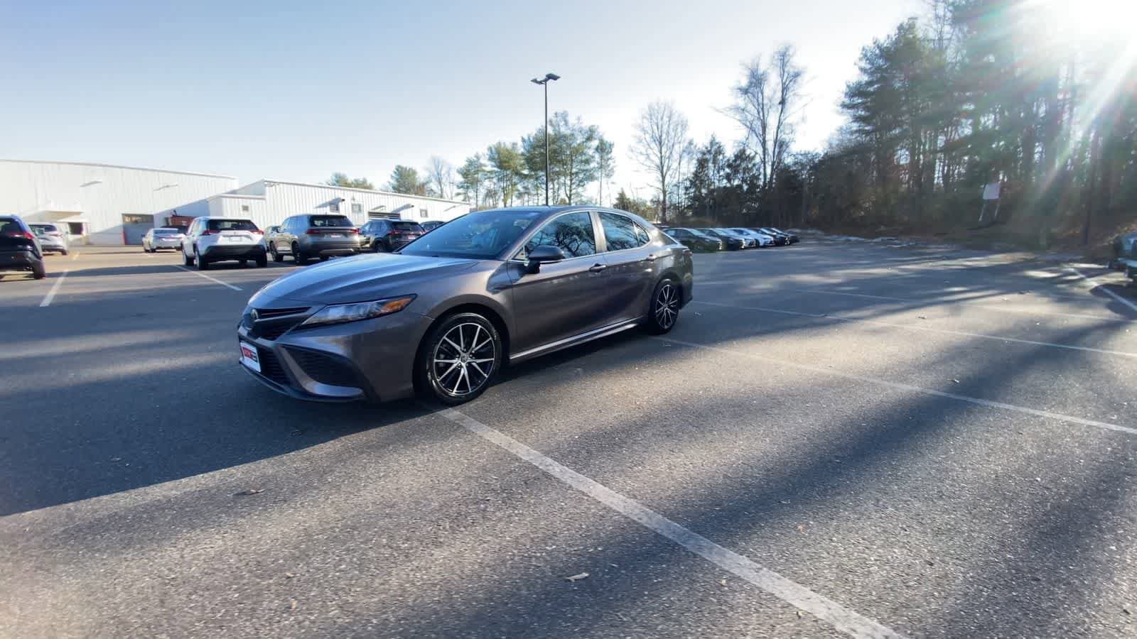 Thumbnail: 2023 Toyota Camry - 10