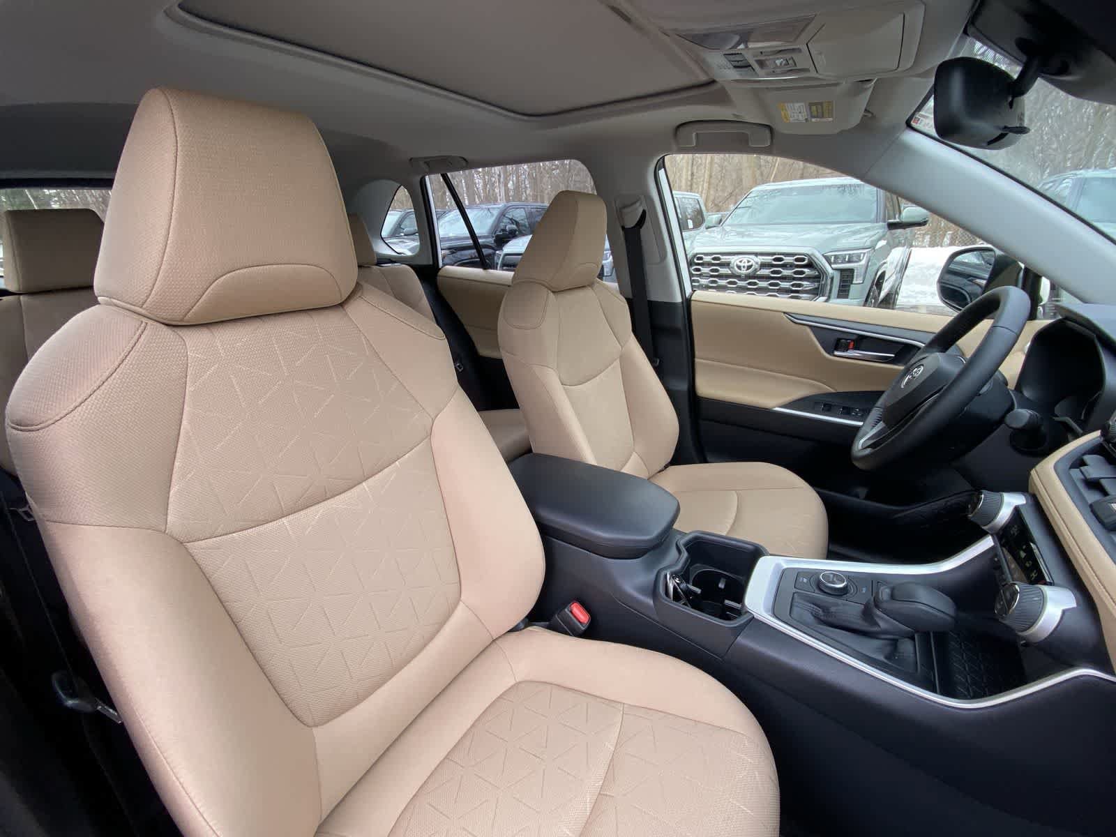 Thumbnail: 2025 Toyota RAV4 - 30