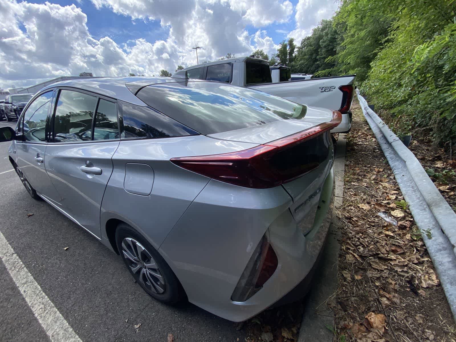 Thumbnail: 2020 Toyota Prius Prime - 10