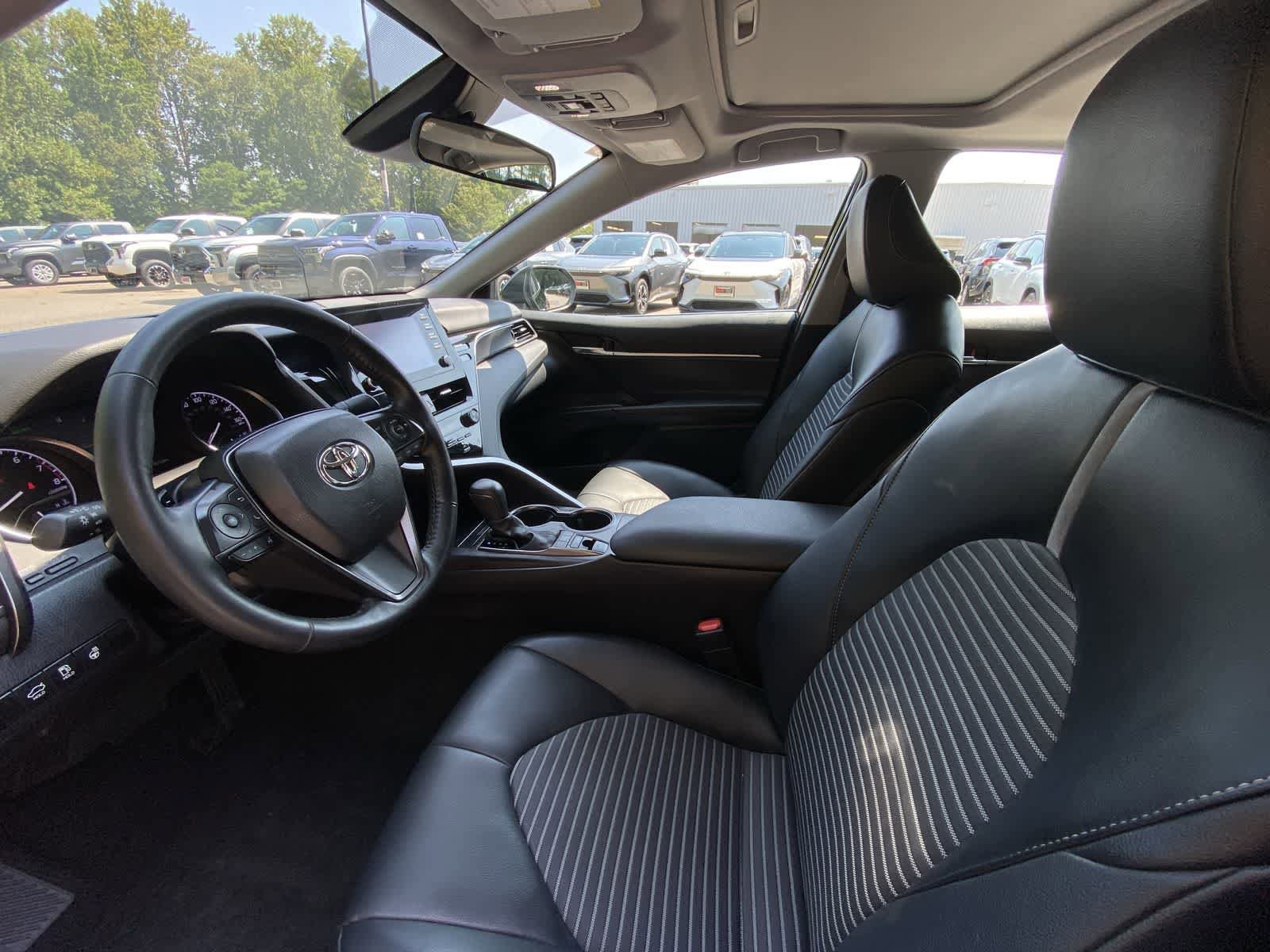 Thumbnail: 2022 Toyota Camry - 17