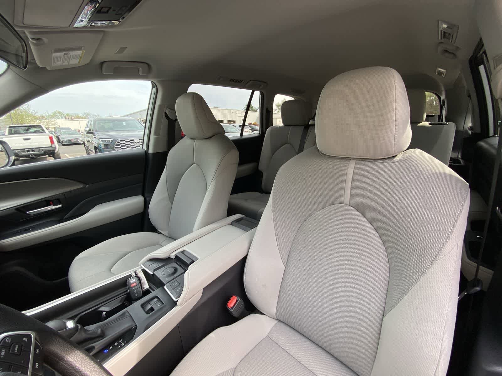 Thumbnail: 2025 Toyota Grand Highlander - 21