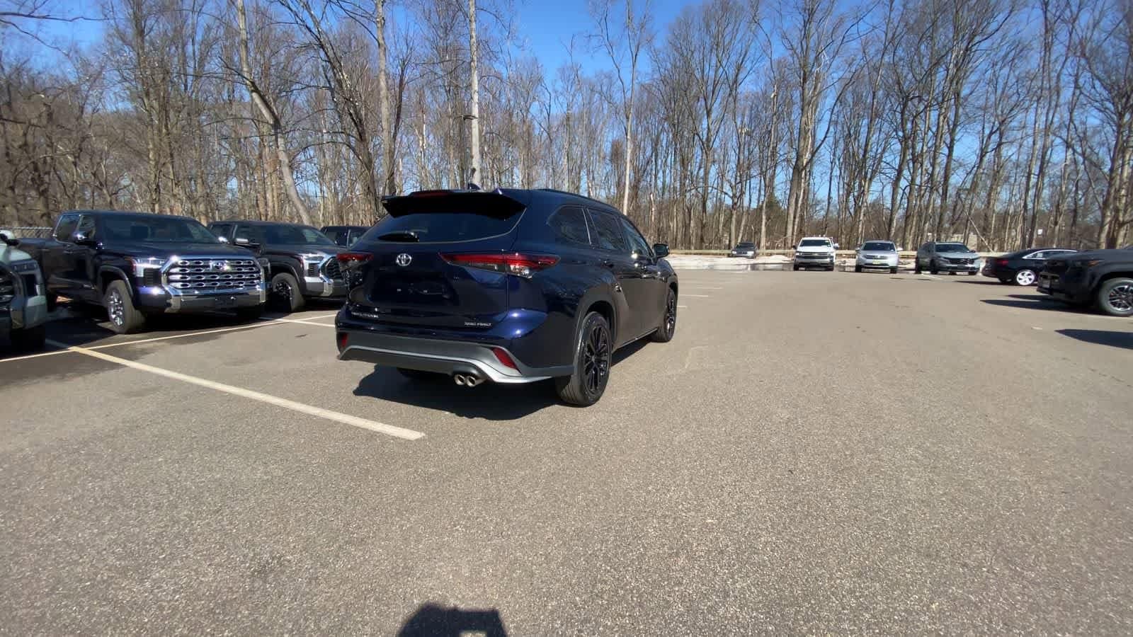 Thumbnail: 2025 Toyota Highlander - 12