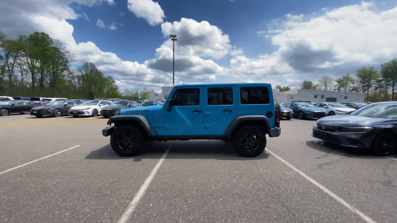 Thumbnail: 2017 Jeep Wrangler - 7