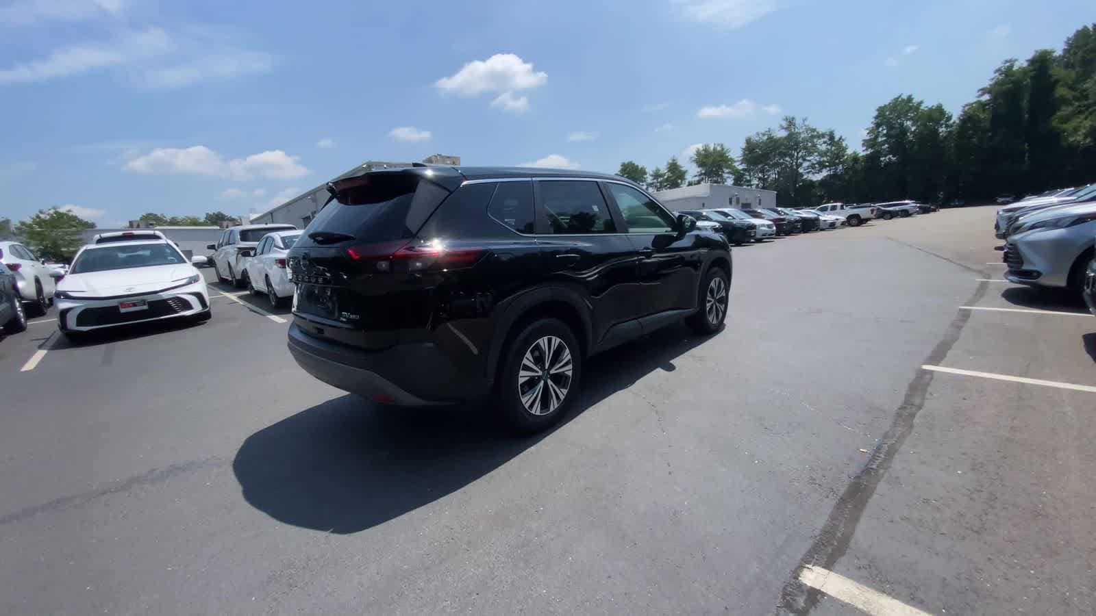 Thumbnail: 2023 Nissan Rogue - 8