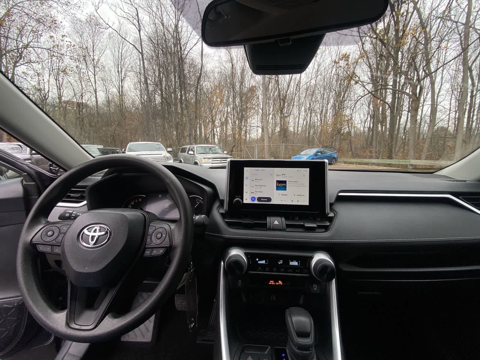 Thumbnail: 2025 Toyota RAV4 - 24