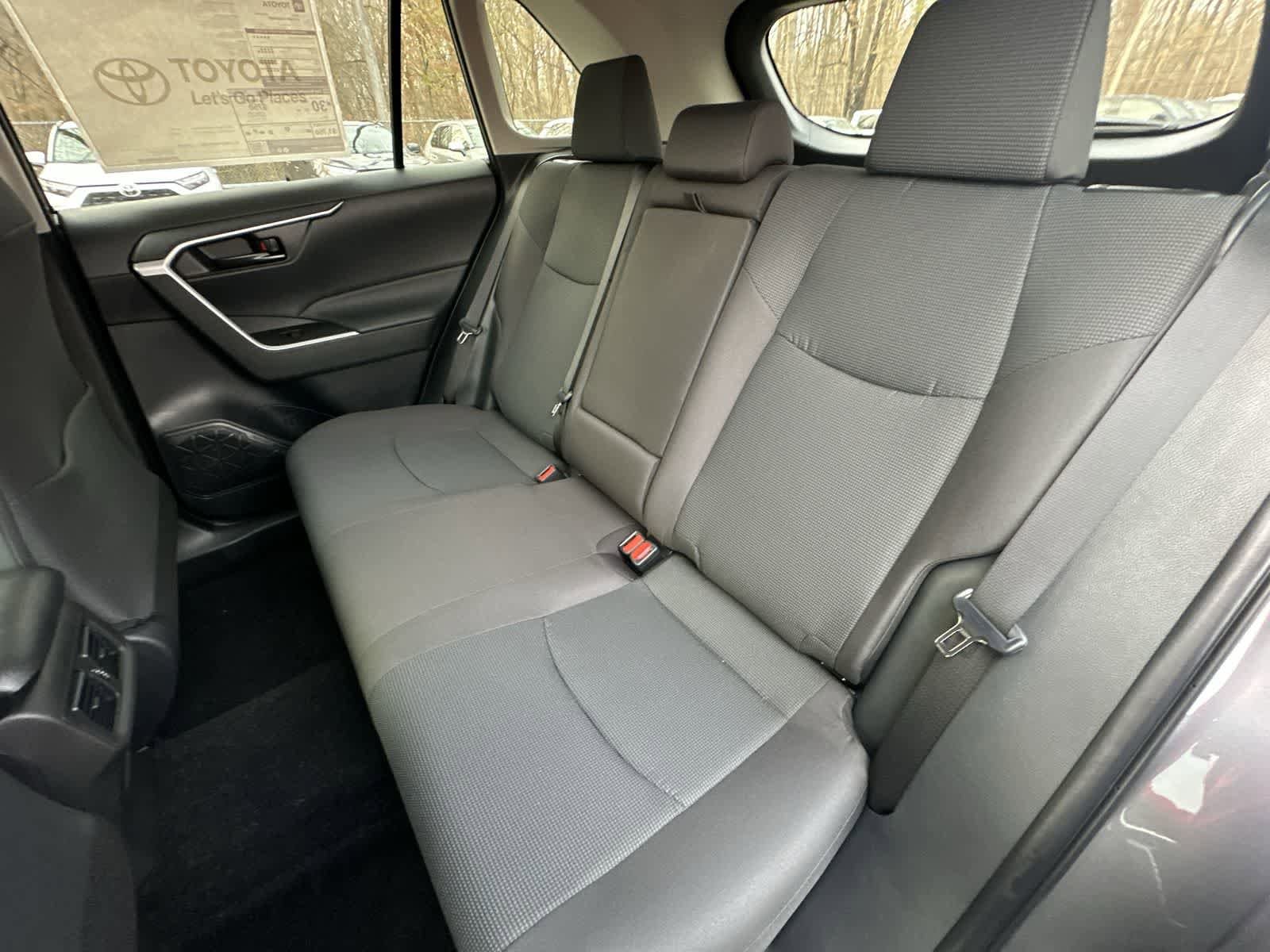 Thumbnail: 2025 Toyota RAV4 - 31