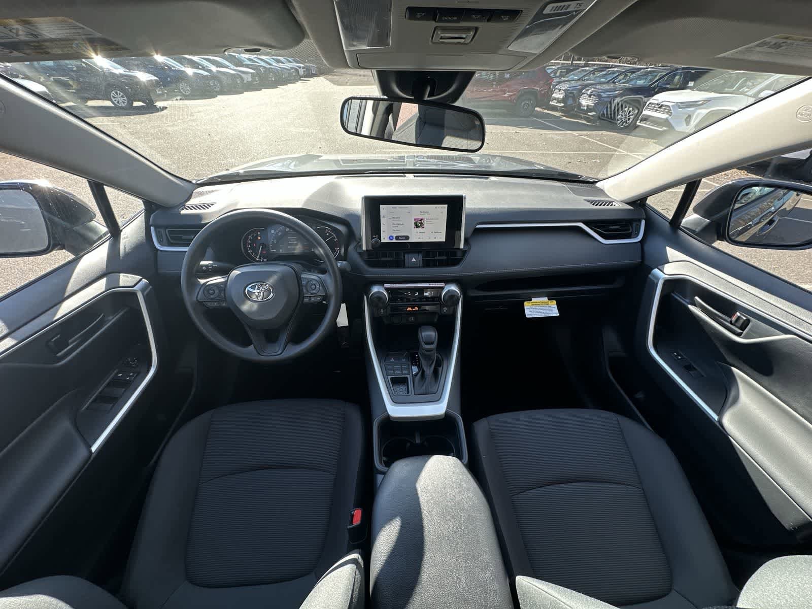 Thumbnail: 2025 Toyota RAV4 - 33