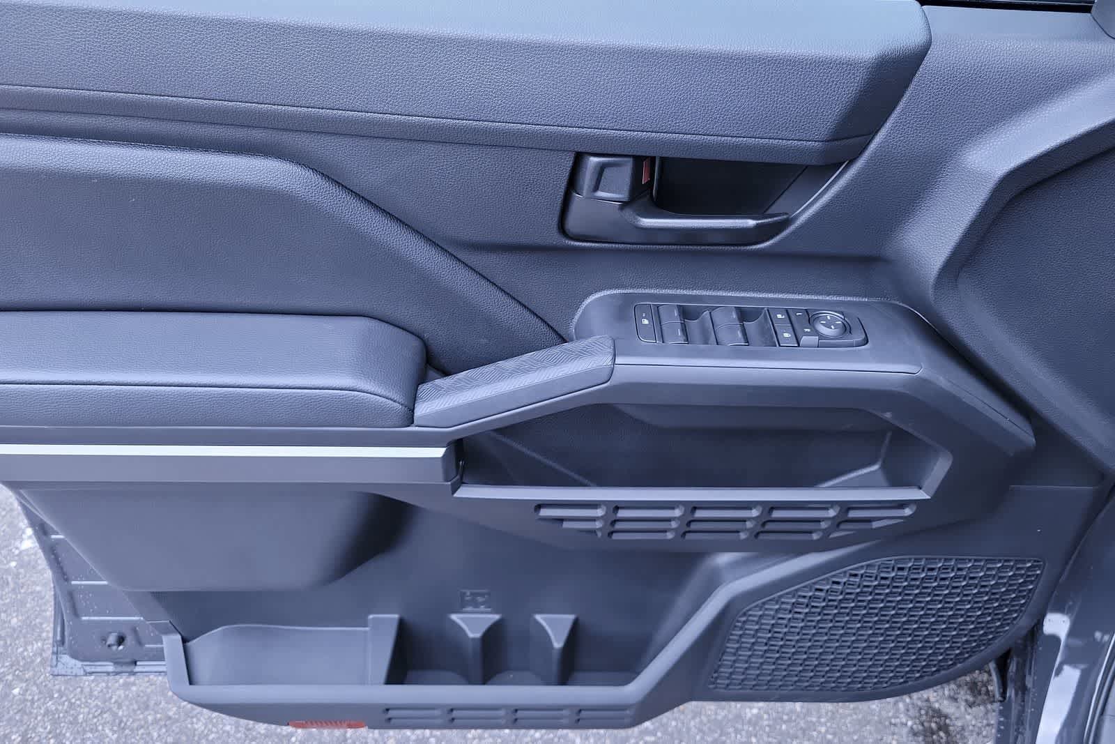 2025 Toyota Tacoma SR5 21
