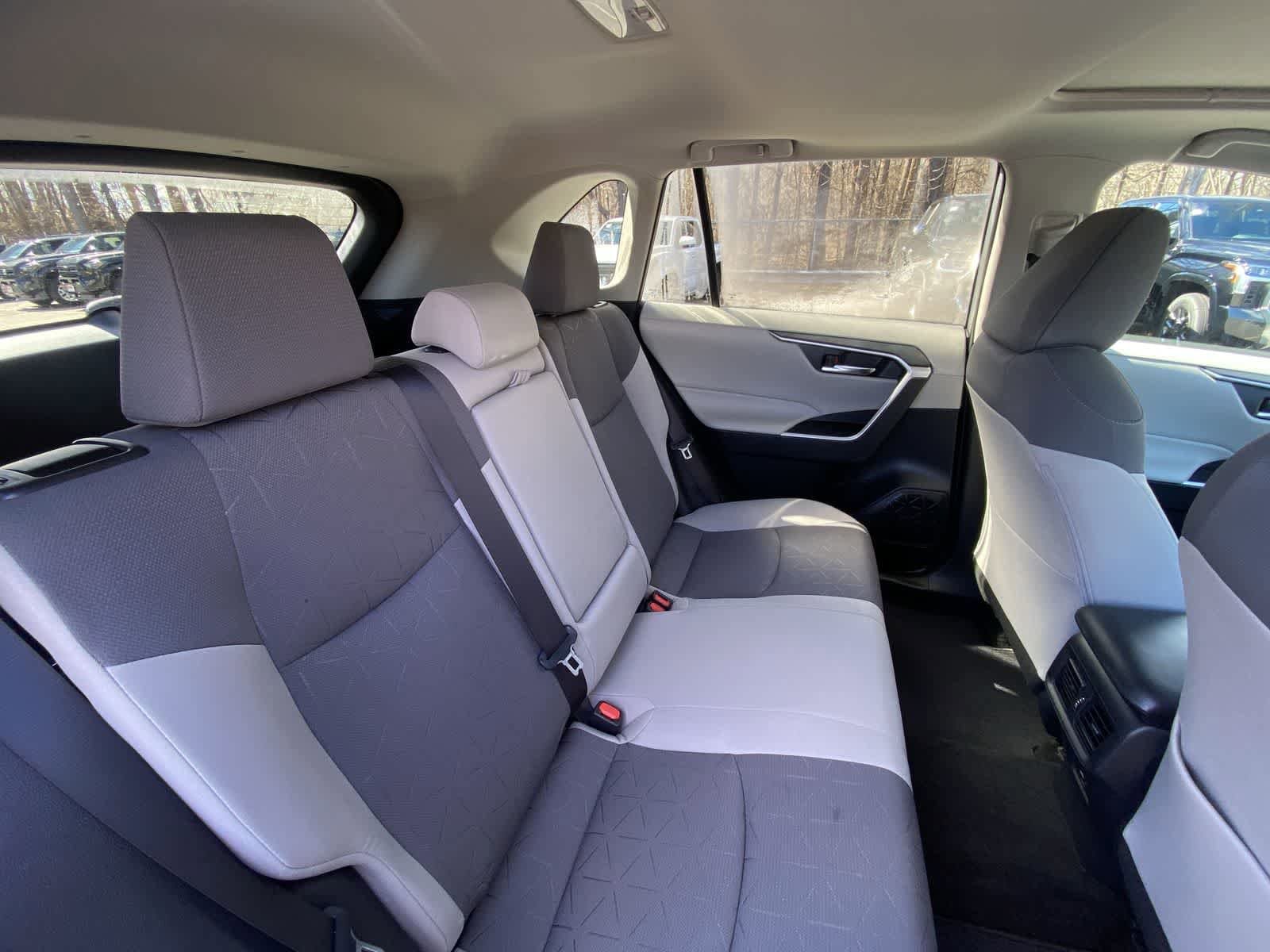 Thumbnail: 2021 Toyota RAV4 - 27