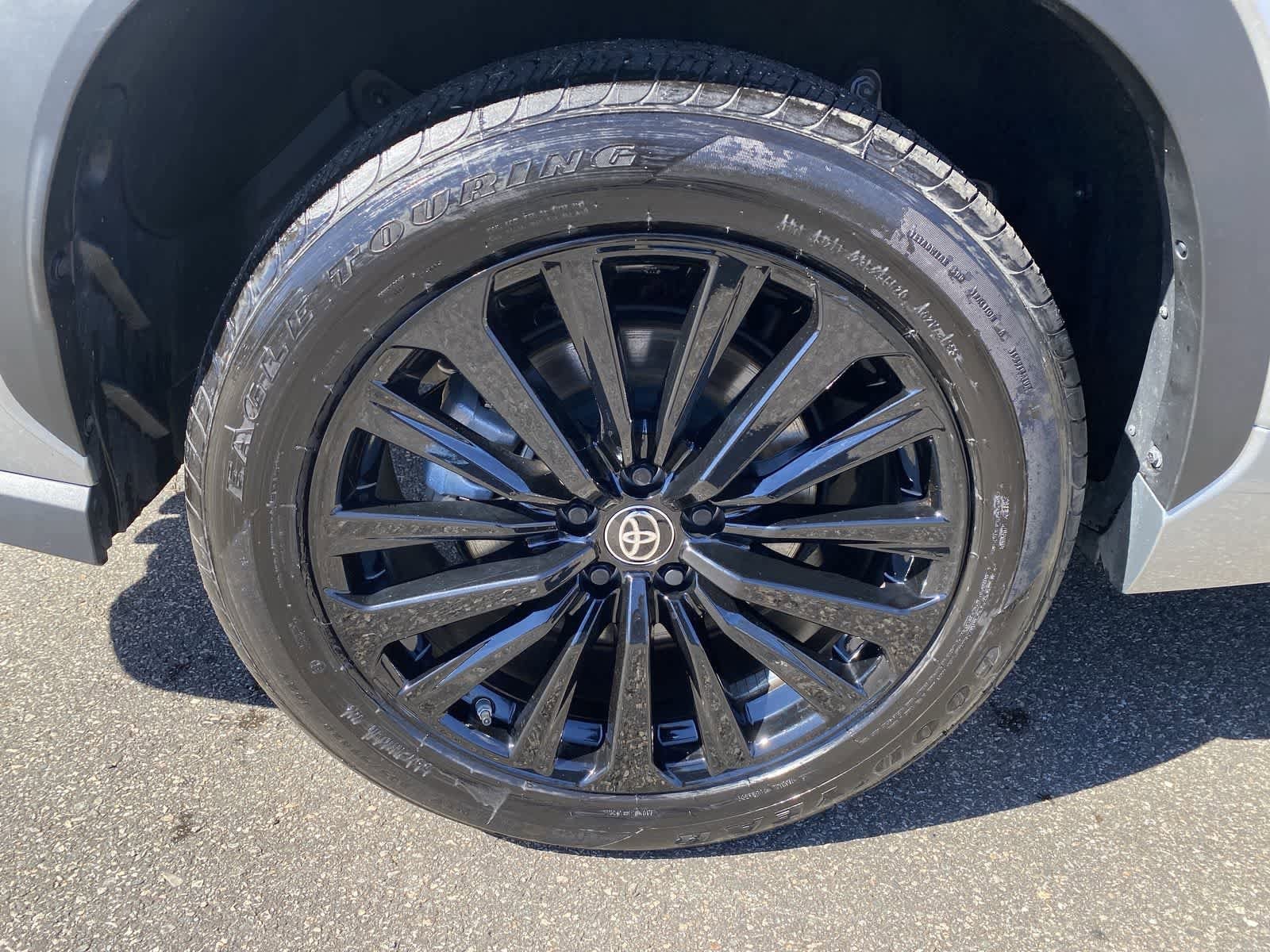 Thumbnail: 2025 Toyota Highlander - 15