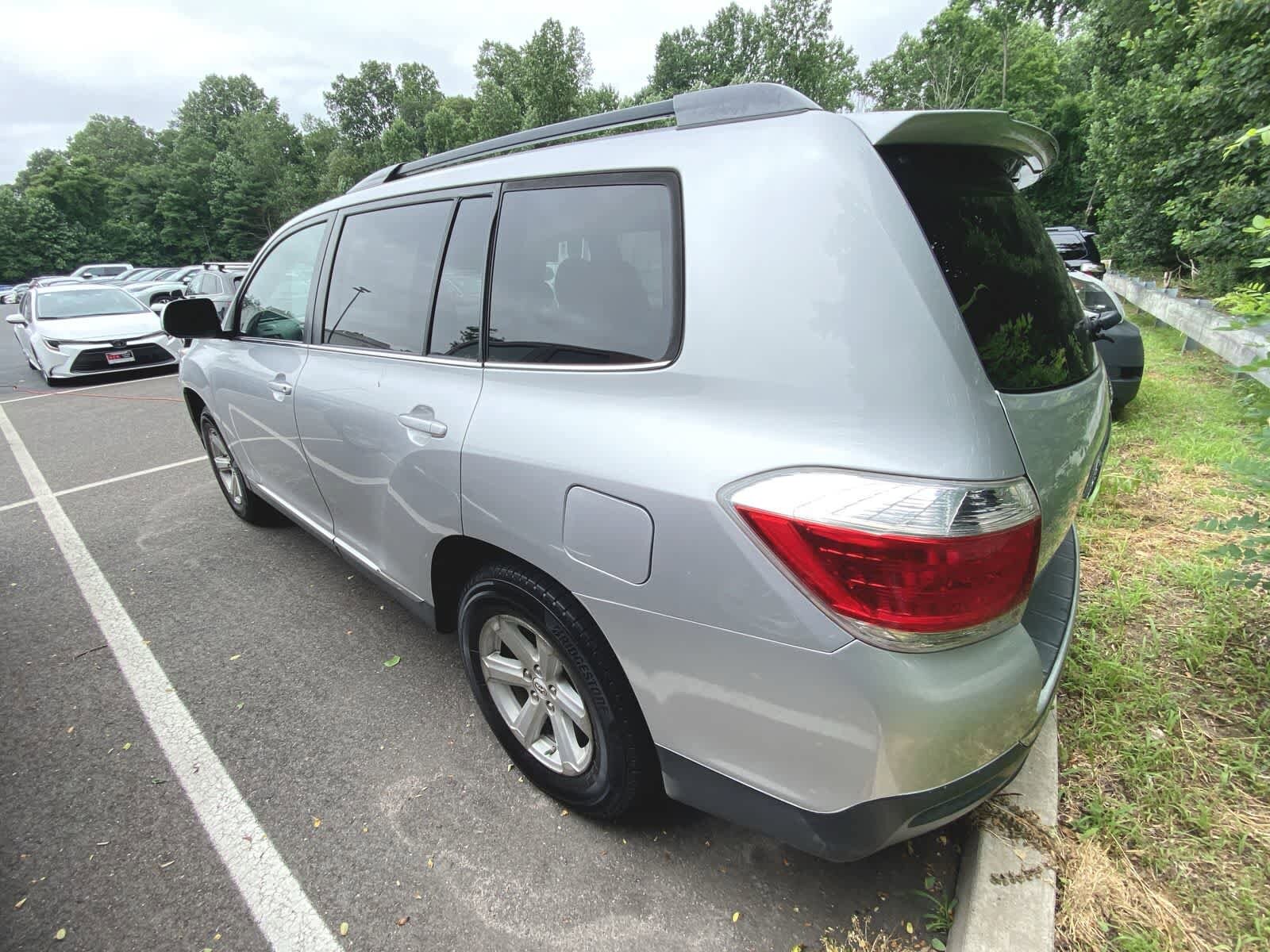 Thumbnail: 2013 Toyota Highlander - 9