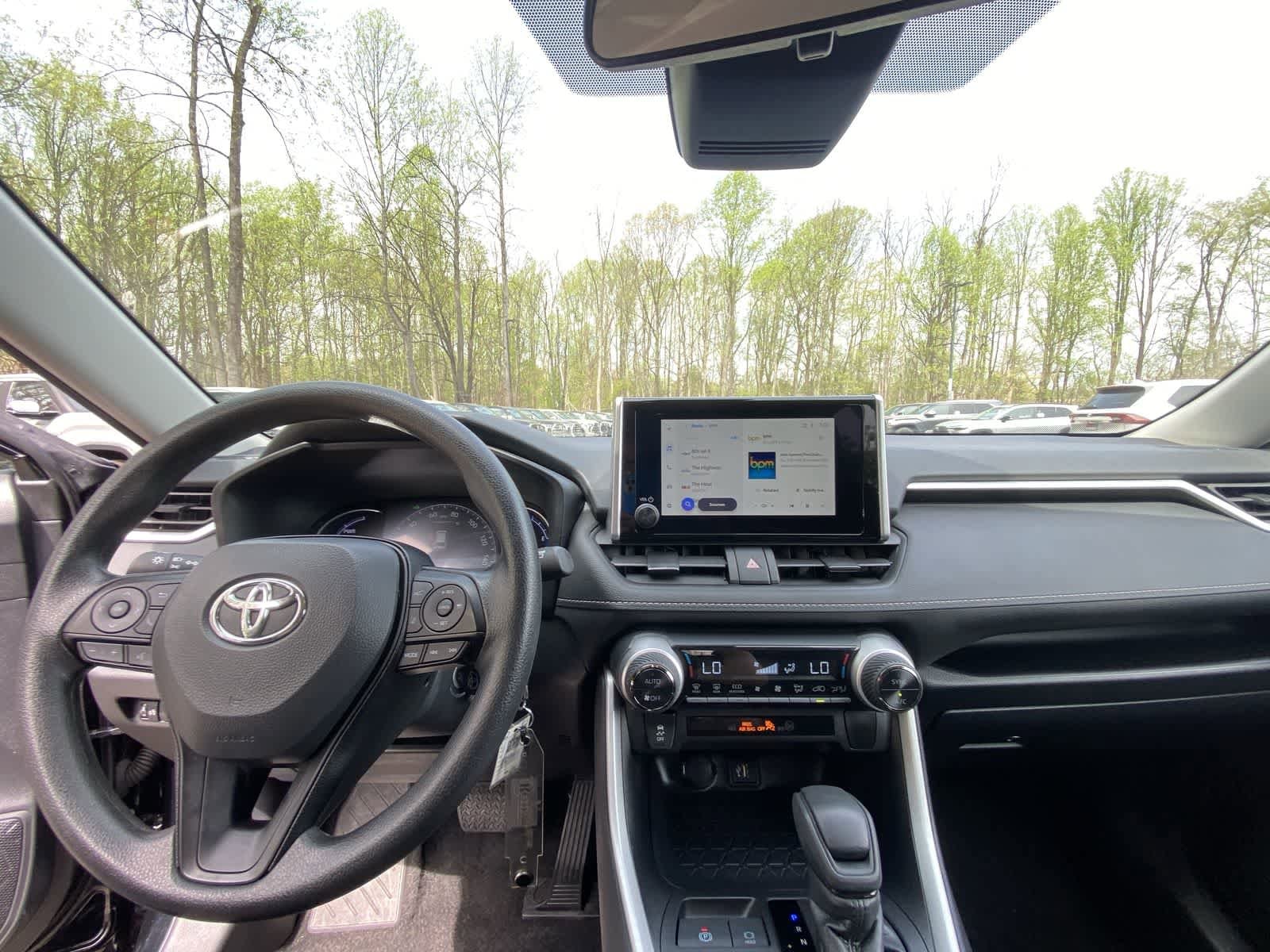 Thumbnail: 2025 Toyota RAV4 - 21