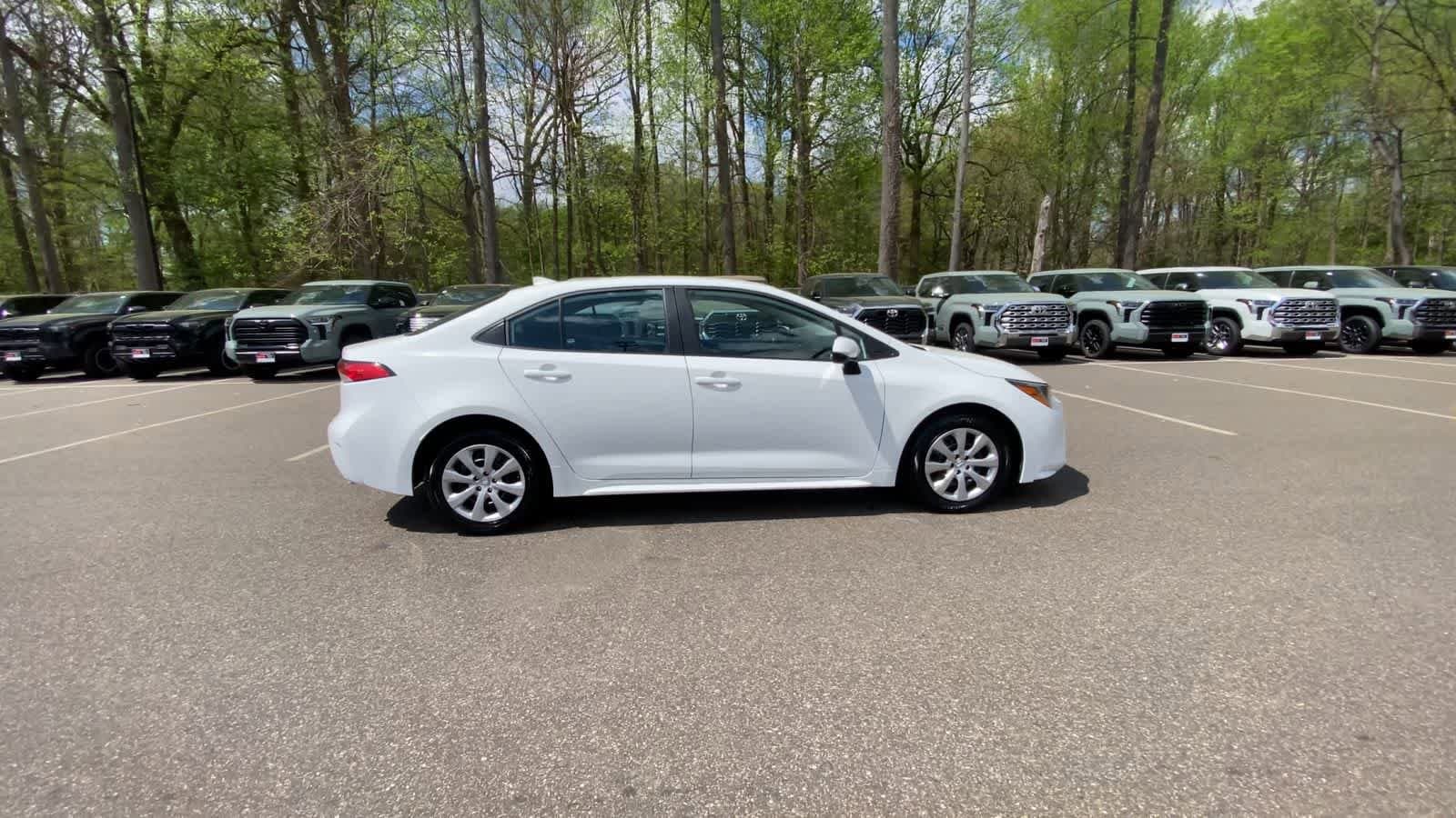 Thumbnail: 2025 Toyota Corolla - 10