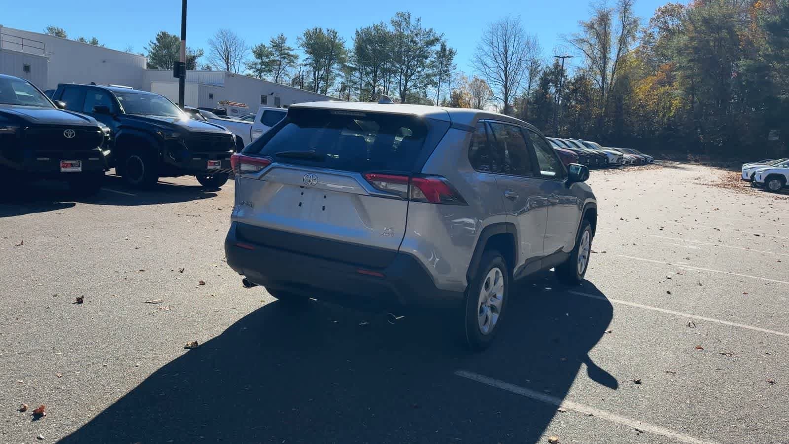 Thumbnail: 2025 Toyota RAV4 - 8