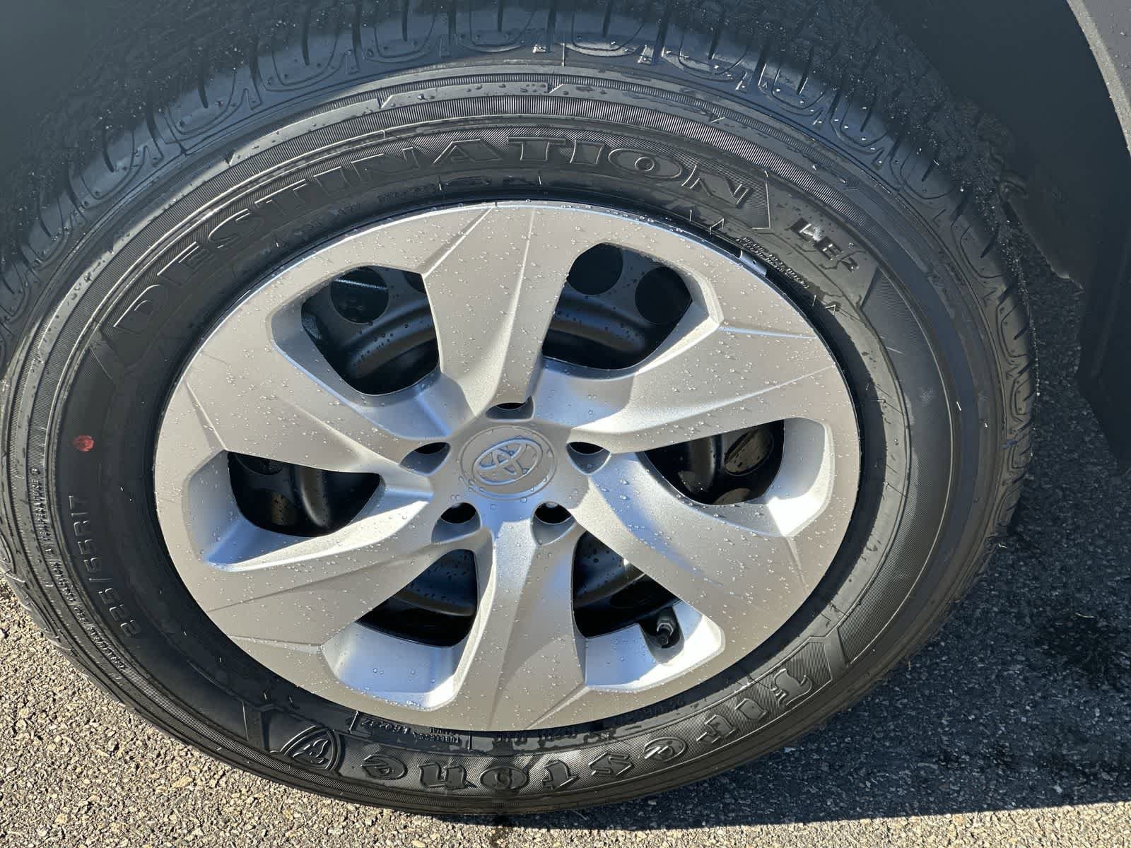 Thumbnail: 2025 Toyota RAV4 - 10