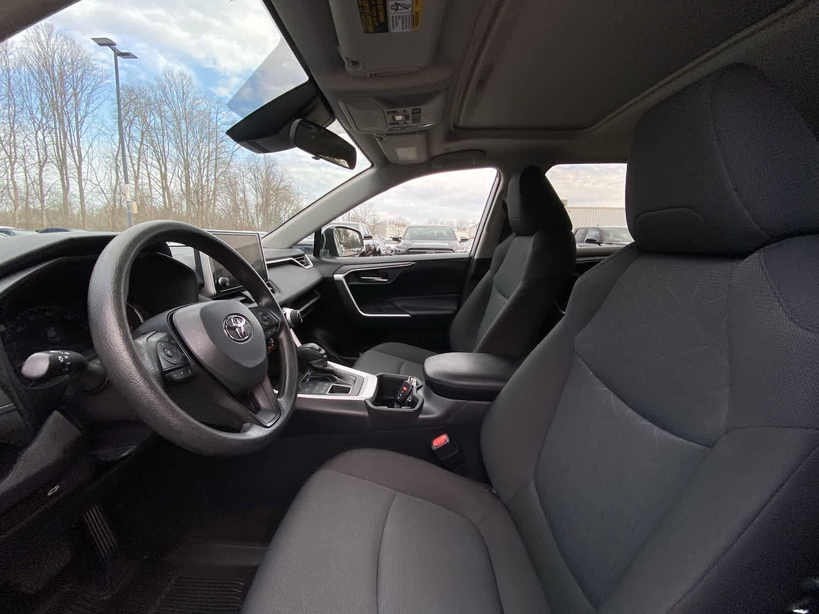 Thumbnail: 2025 Toyota RAV4 - 20