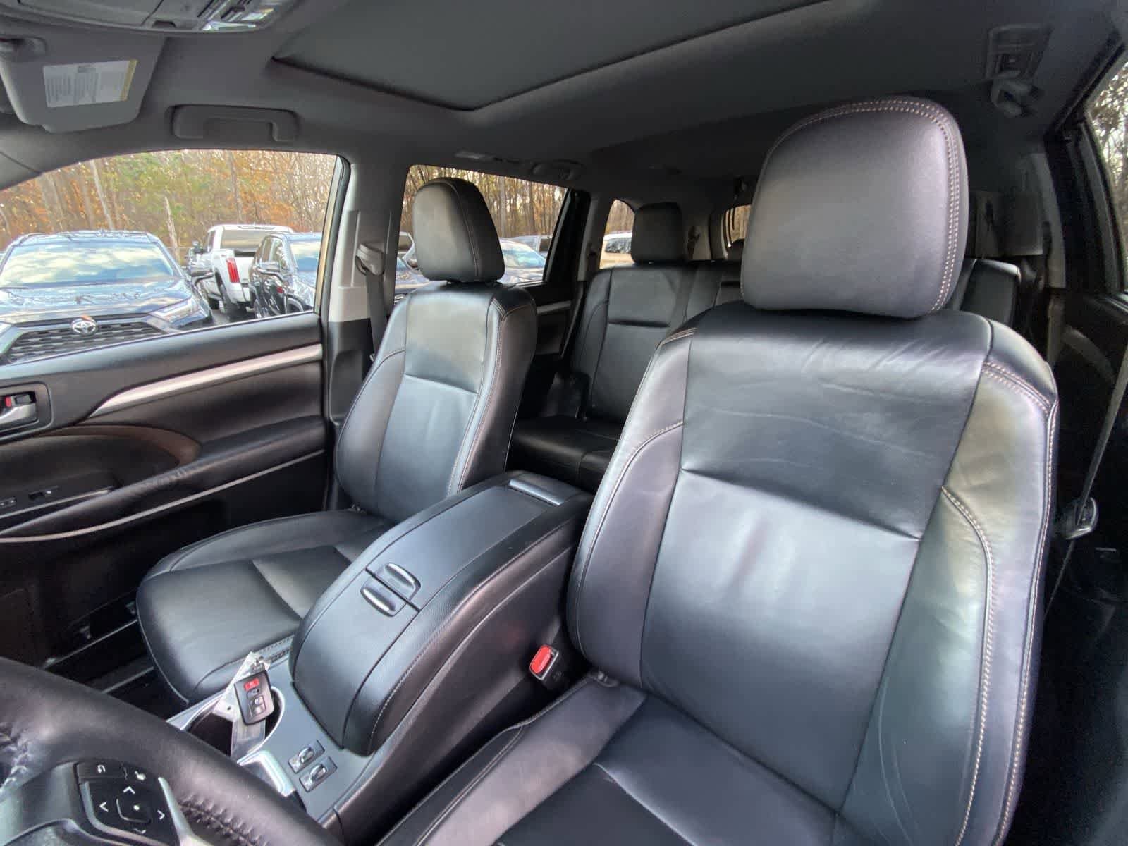 Thumbnail: 2016 Toyota Highlander - 25