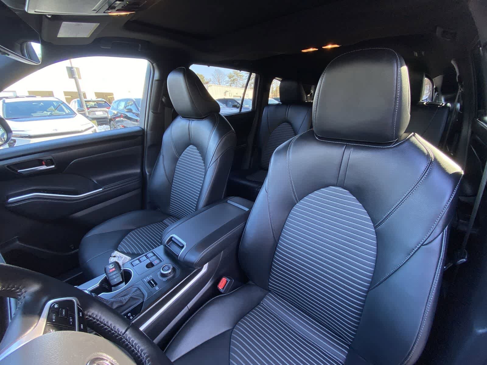 Thumbnail: 2025 Toyota Highlander - 21