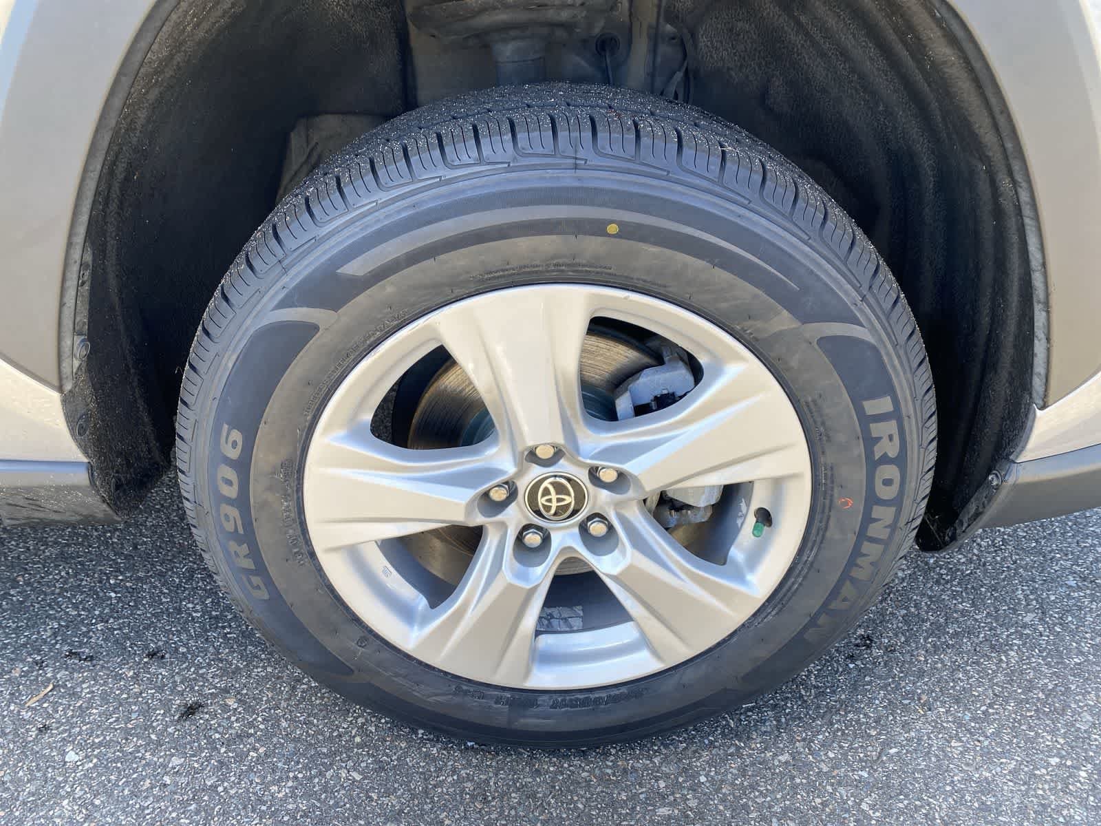 Thumbnail: 2021 Toyota RAV4 - 17