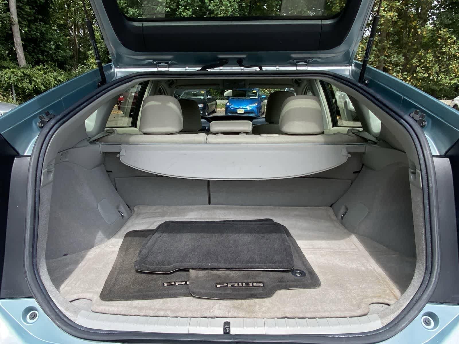 Thumbnail: 2014 Toyota Prius - 10