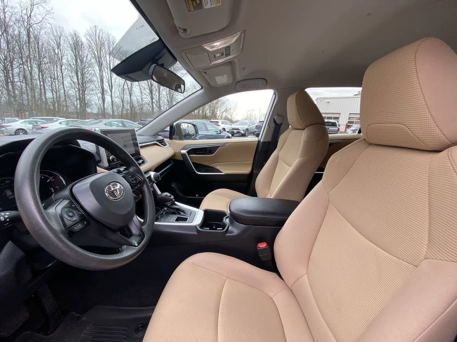 Thumbnail: 2023 Toyota RAV4 - 16