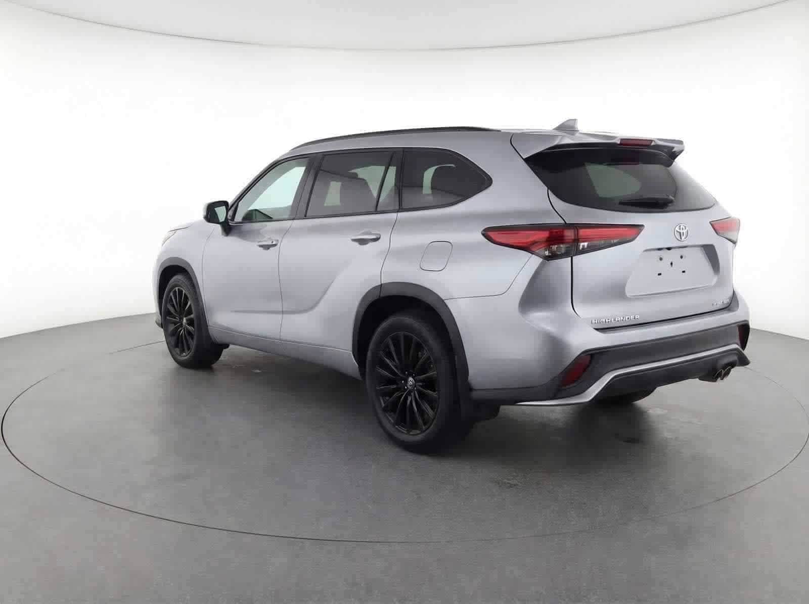 Thumbnail: 2025 Toyota Highlander - 4