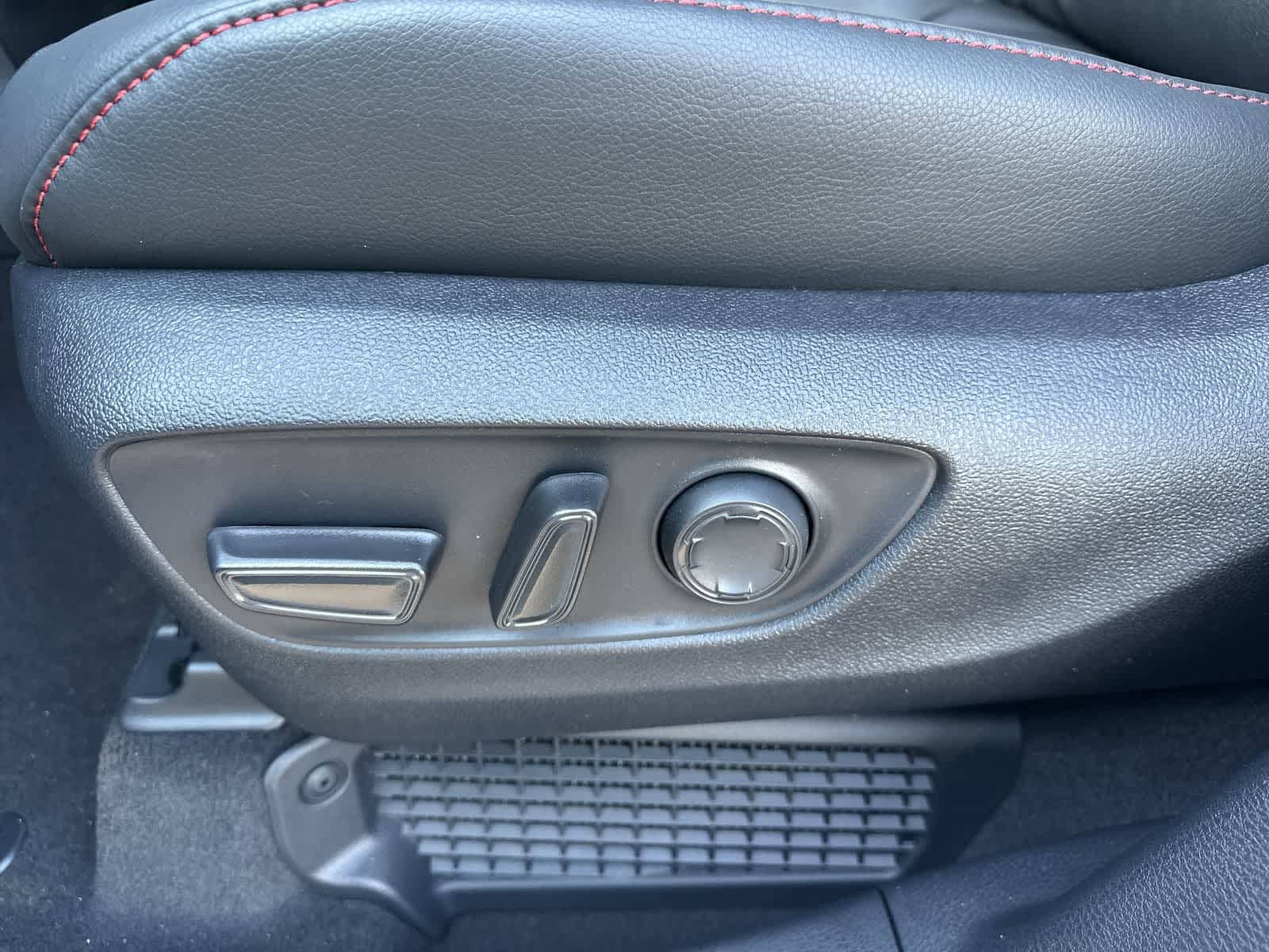 Thumbnail: 2026 Toyota Sienna - 27