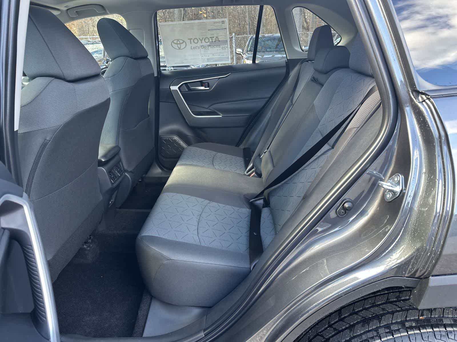 Thumbnail: 2025 Toyota RAV4 - 27