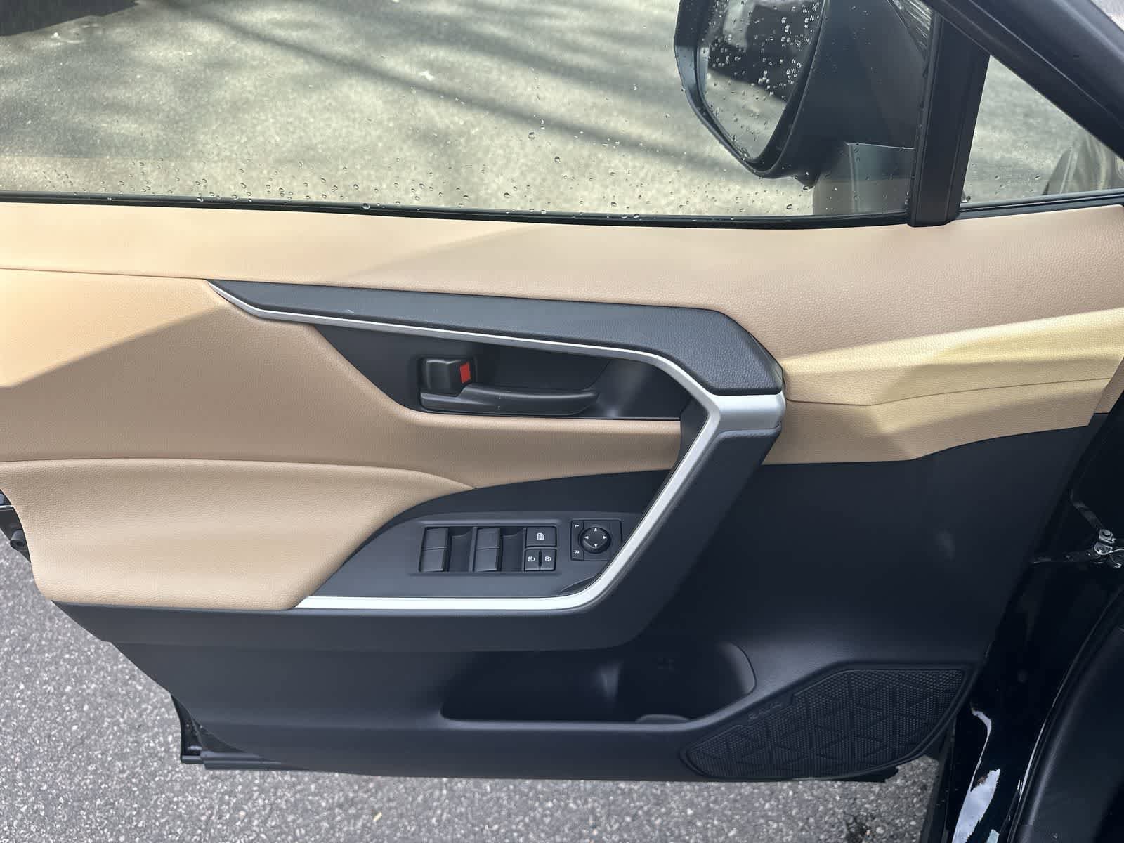 Thumbnail: 2025 Toyota RAV4 - 16