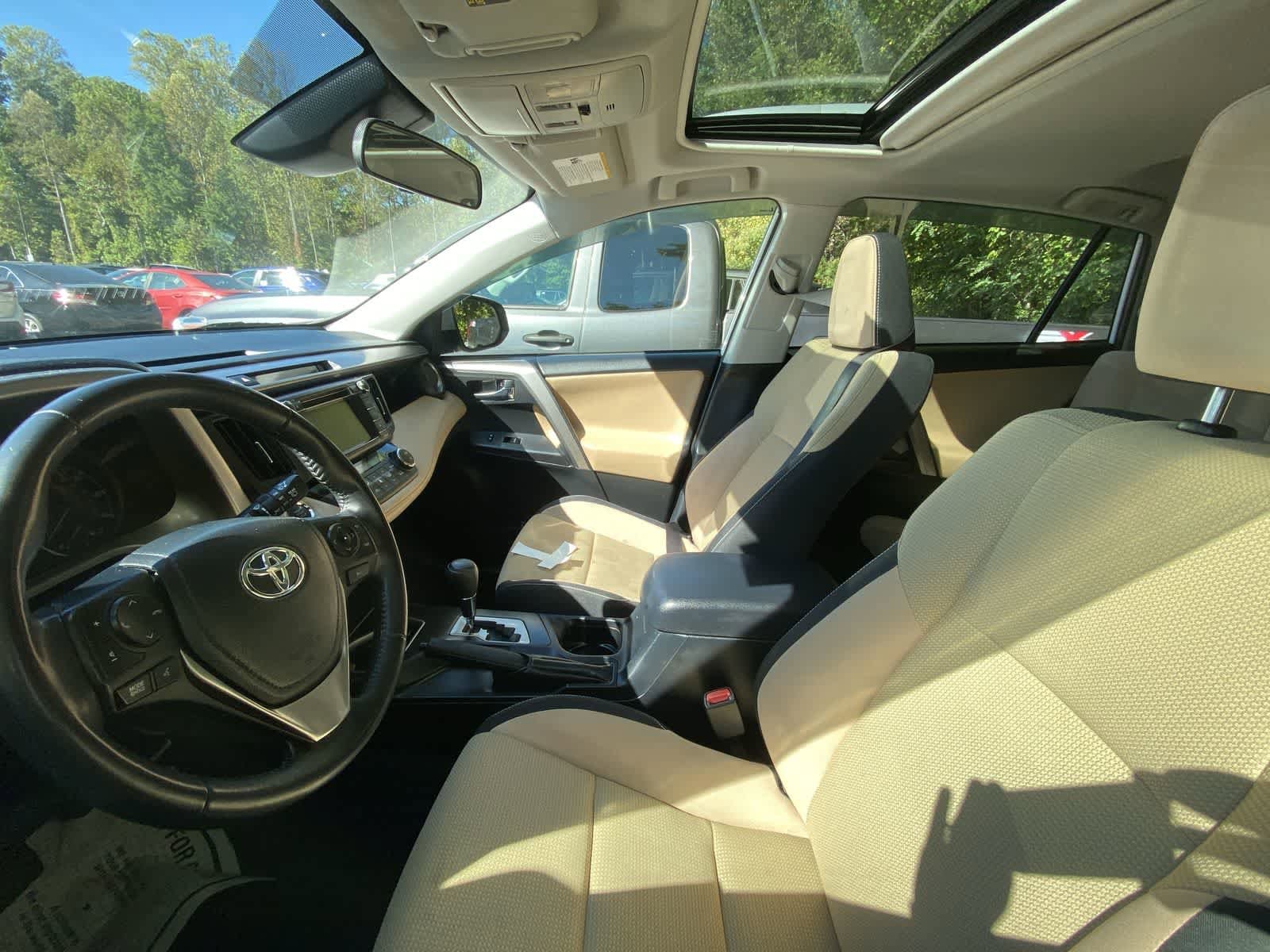 Thumbnail: 2018 Toyota RAV4 - 7
