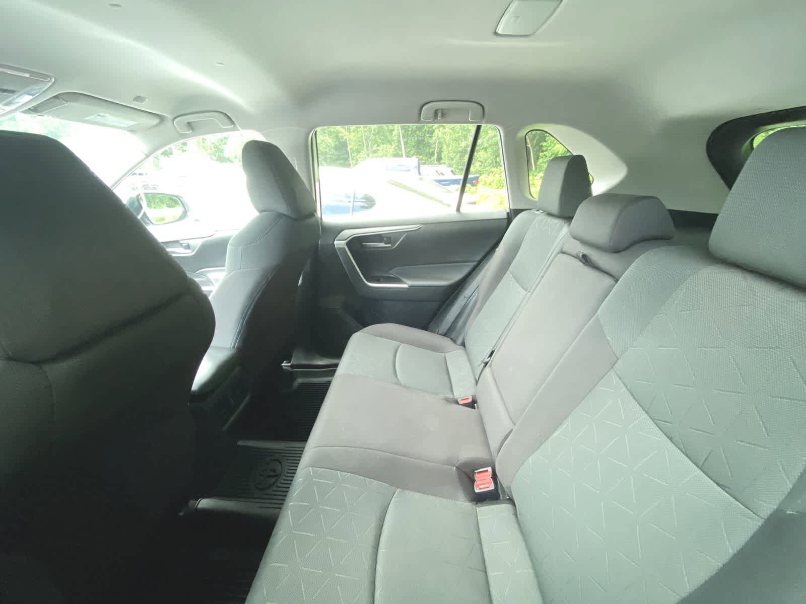 2023 Toyota RAV4 XLE 8