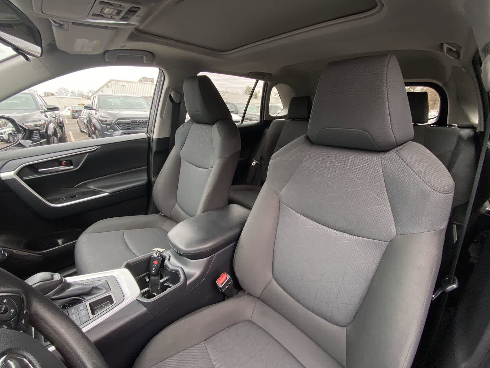 Thumbnail: 2025 Toyota RAV4 - 21