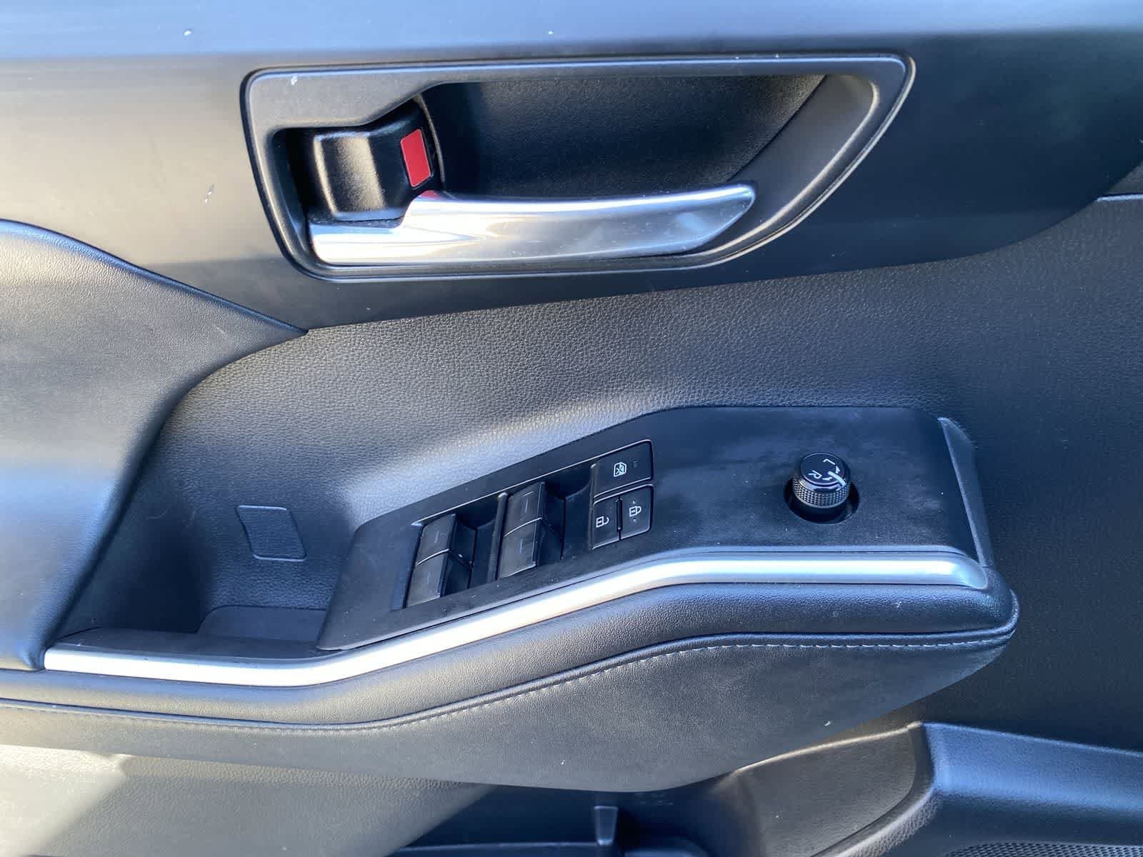 Thumbnail: 2021 Toyota Highlander - 21