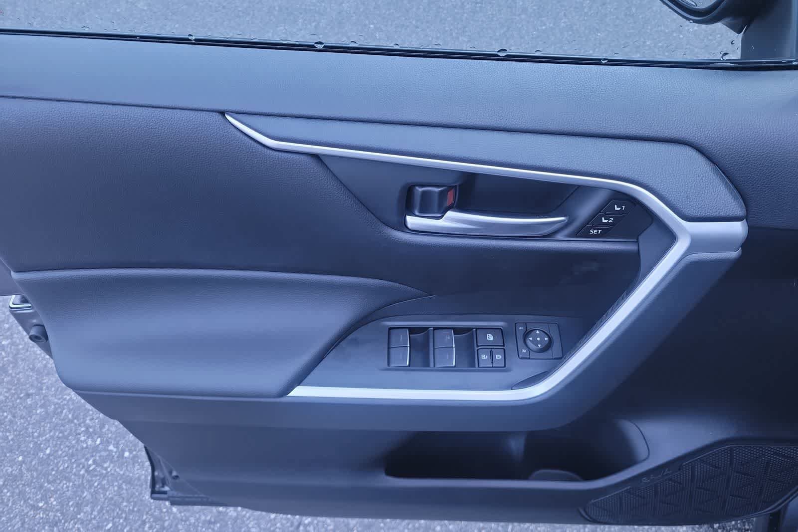 Thumbnail: 2025 Toyota RAV4 - 19