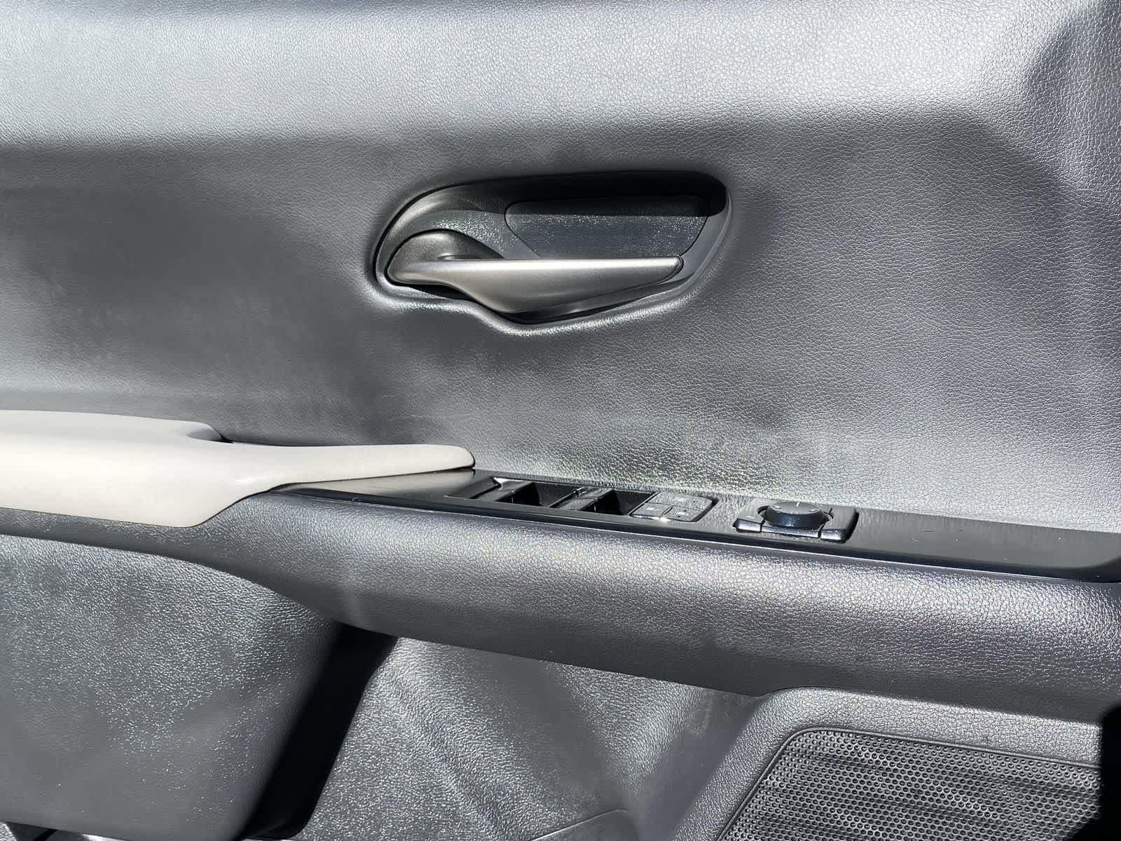 Thumbnail: 2023 Lexus UX - 21