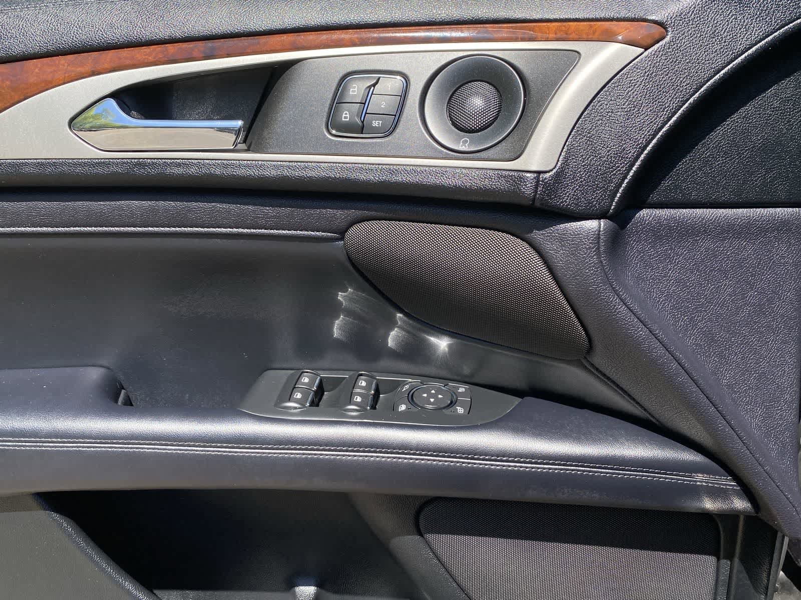 Thumbnail: 2019 Lincoln MKZ - 16
