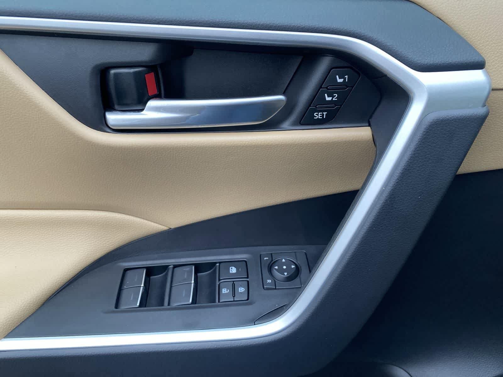 Thumbnail: 2025 Toyota RAV4 - 26