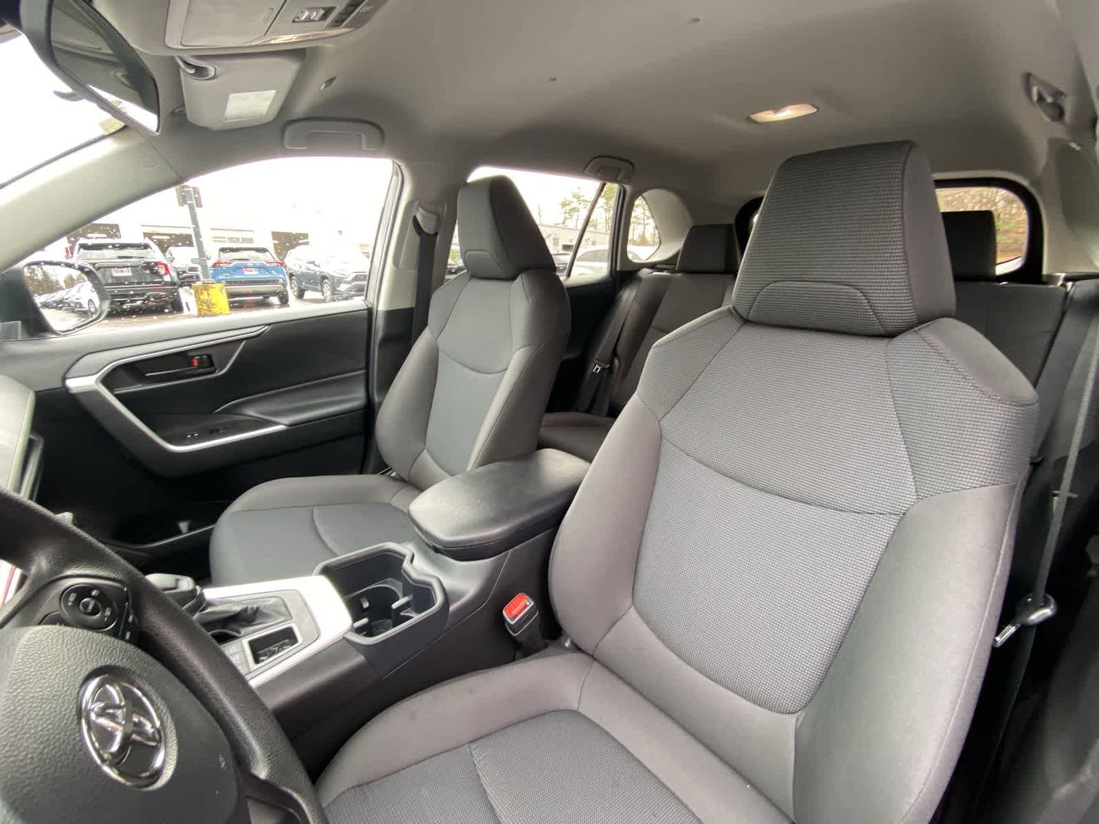 Thumbnail: 2025 Toyota RAV4 - 25