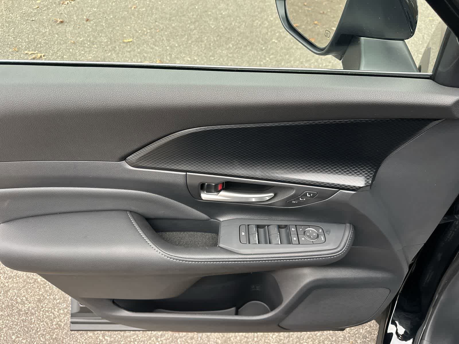 Thumbnail: 2026 Toyota Grand Highlander - 16