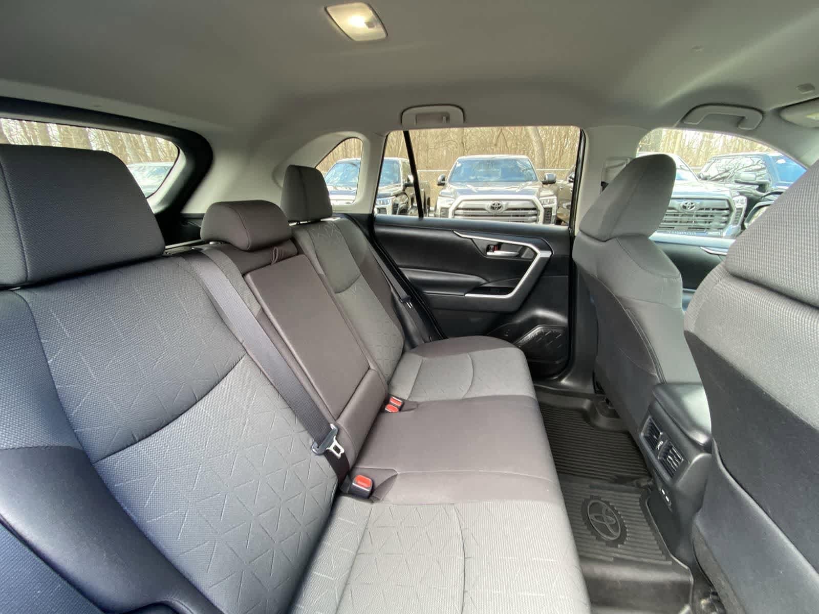 Thumbnail: 2023 Toyota RAV4 - 23