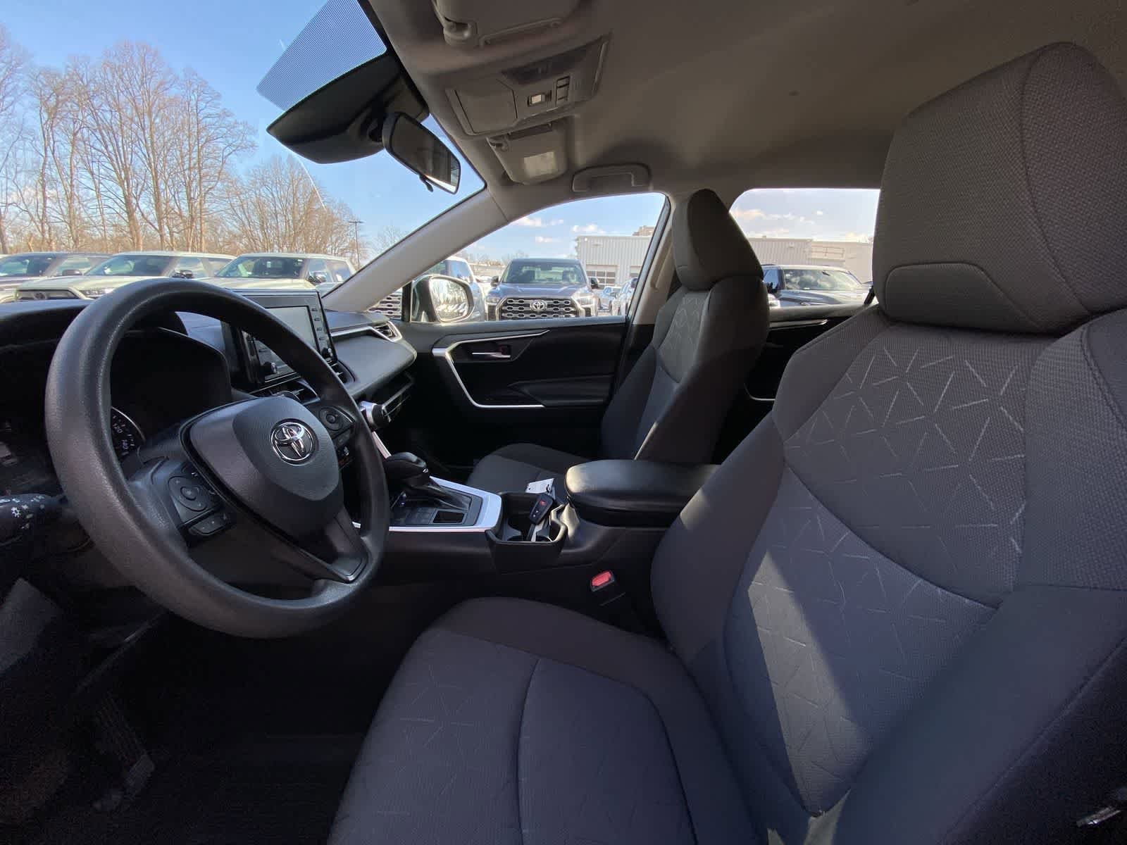 Thumbnail: 2021 Toyota RAV4 - 16